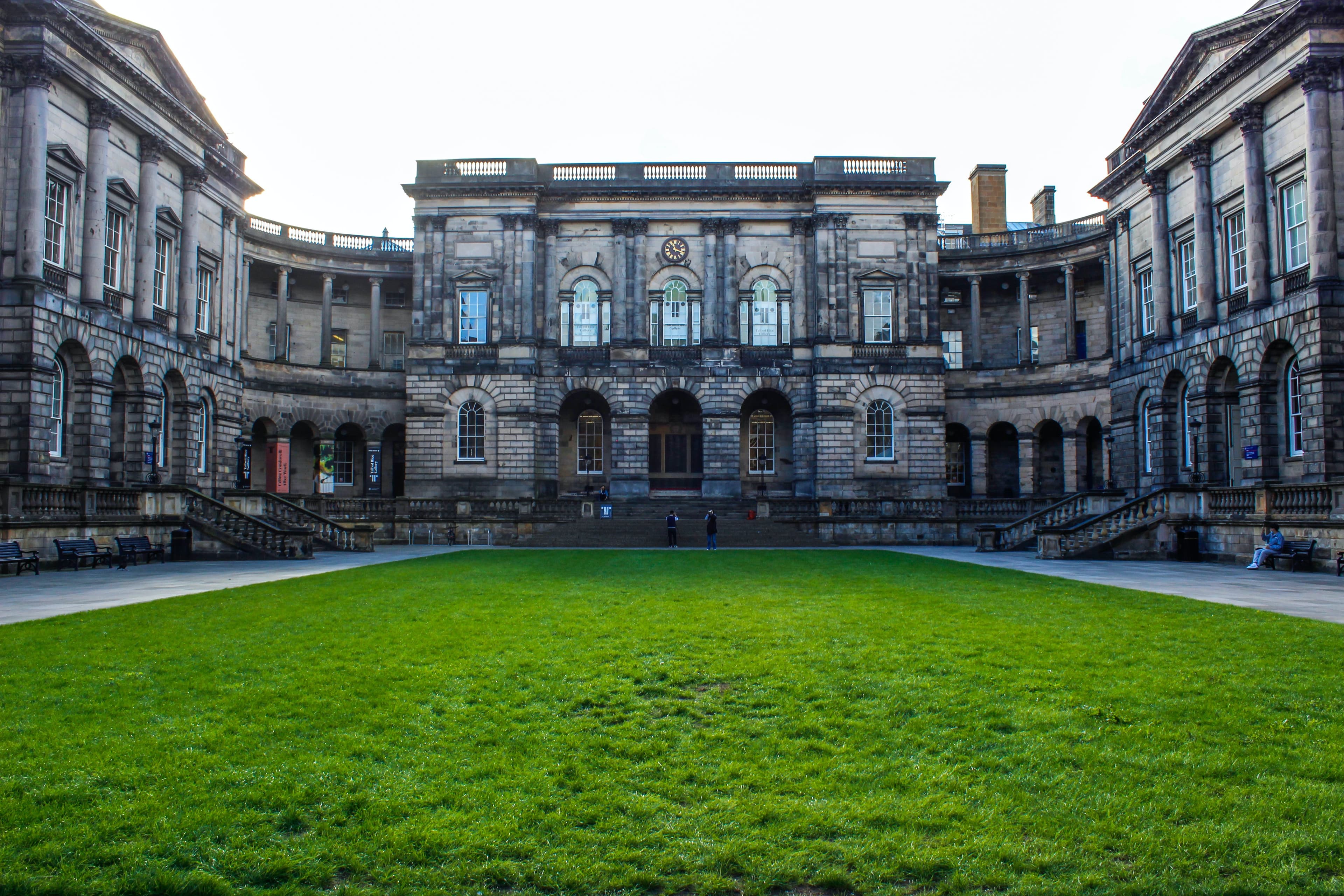 How to get into the University of Edinburgh from the US How to get into the University of Edinburgh from the US
