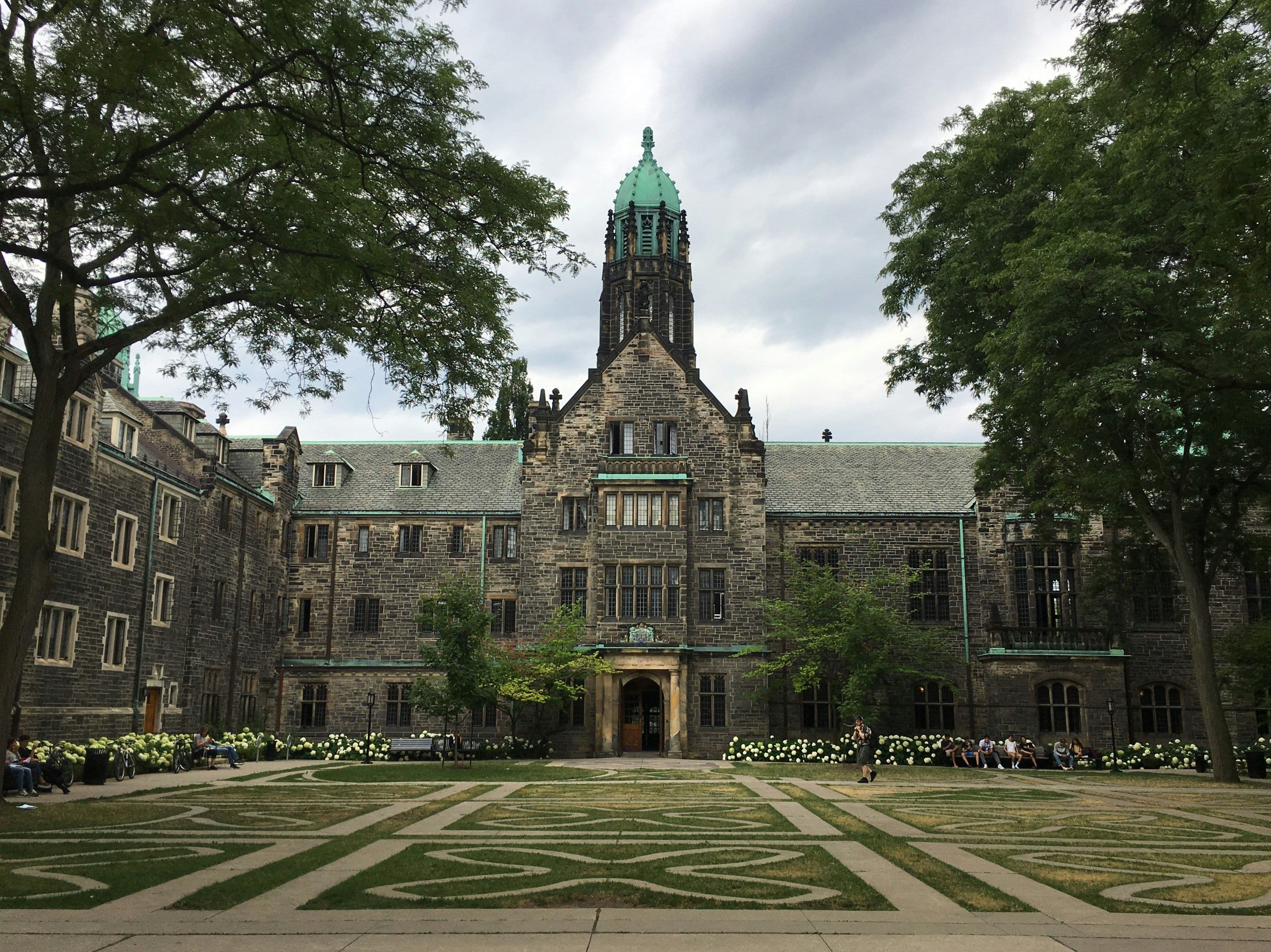 How to get into the University of Toronto from the US How to get into the University of Toronto from the US