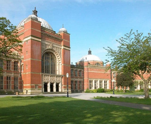 How to get into the University of Birmingham in 2024 How to get into the University of Birmingham in 2024