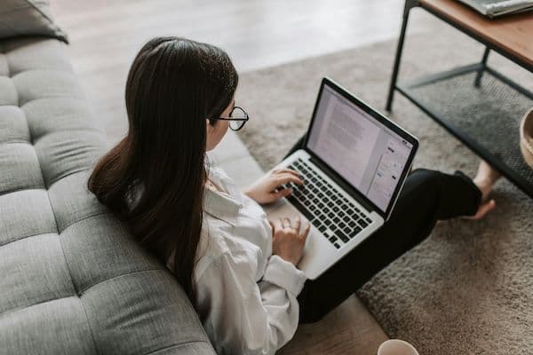 How to Write a Compelling College Application Essay How to Write a Compelling College Application Essay