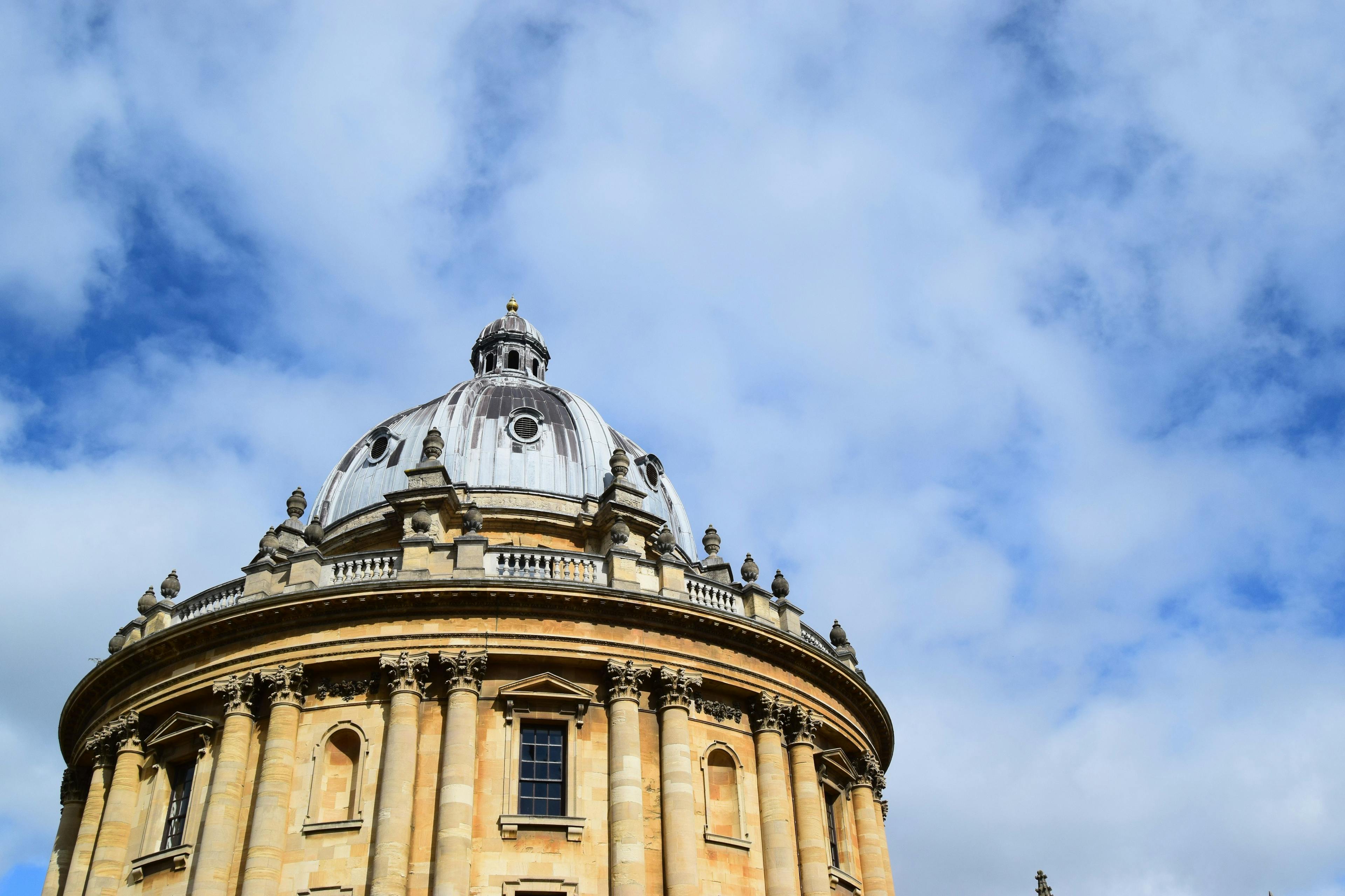 How to Get into Oxford University from the US [2023 Guide]